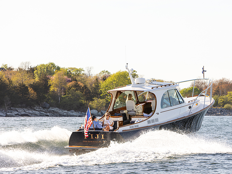 Picnic Boat 37