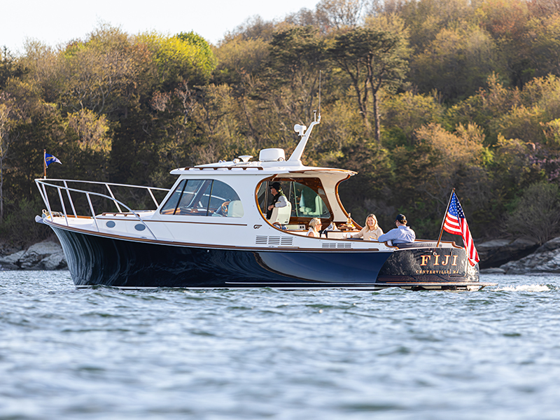 Picnic Boat 37